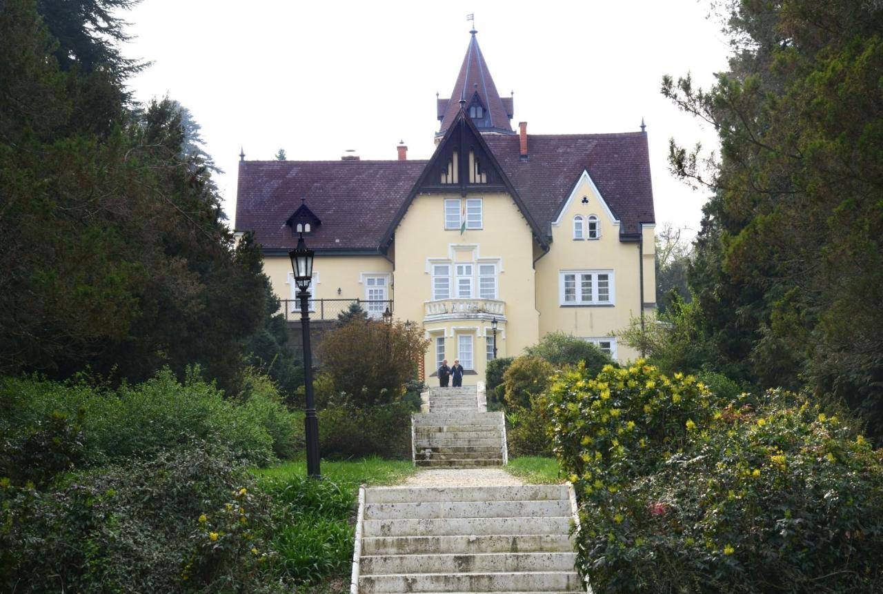 Festetich Kastélyszálló és Zsuzsanna Hotel Szeleste Exterior foto