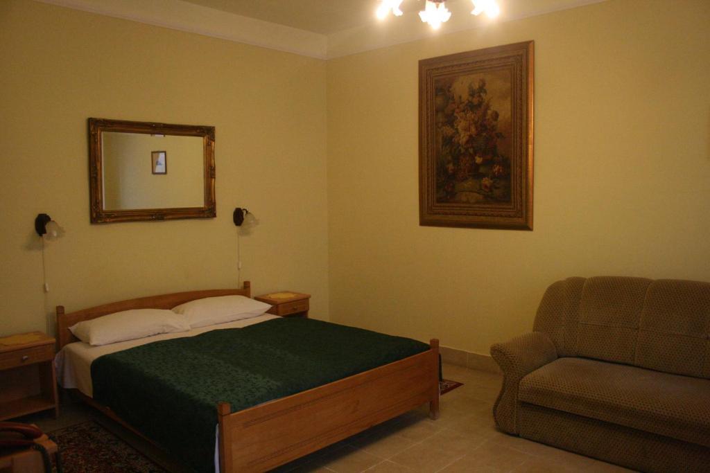 Festetich Kastélyszálló és Zsuzsanna Hotel Szeleste Habitación foto