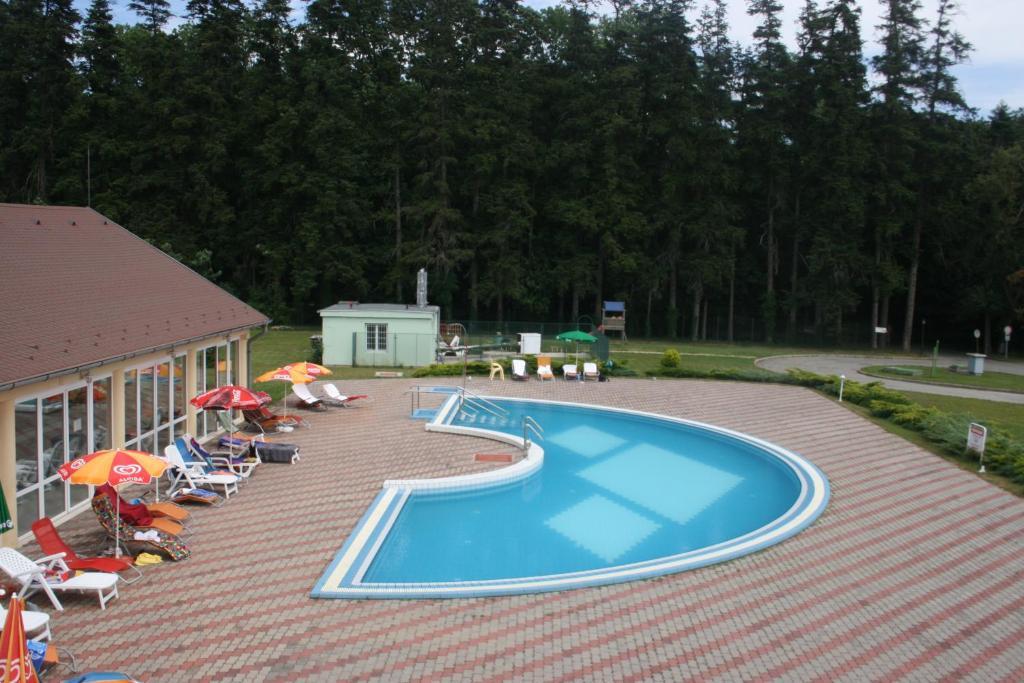 Festetich Kastélyszálló és Zsuzsanna Hotel Szeleste Exterior foto
